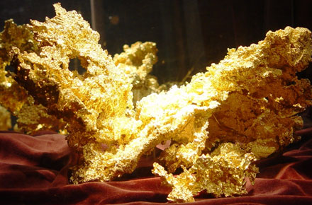 Robbers Heist Local Mariposa Museum in Attempt on Giant Gold Nugget