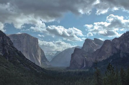 Yosemite Valley Time Lapse by Michael Maloney (video)